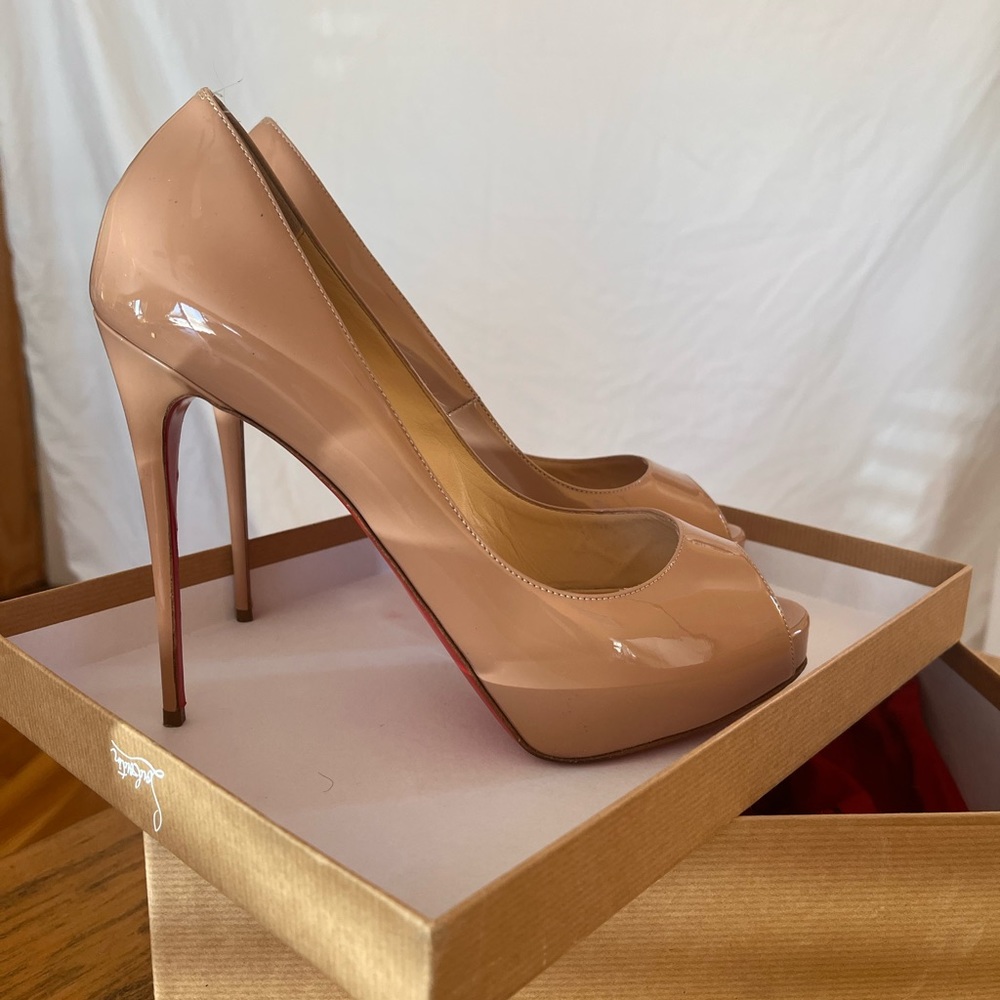 Louboutin Very Prive 120 Patent Nude 10.5